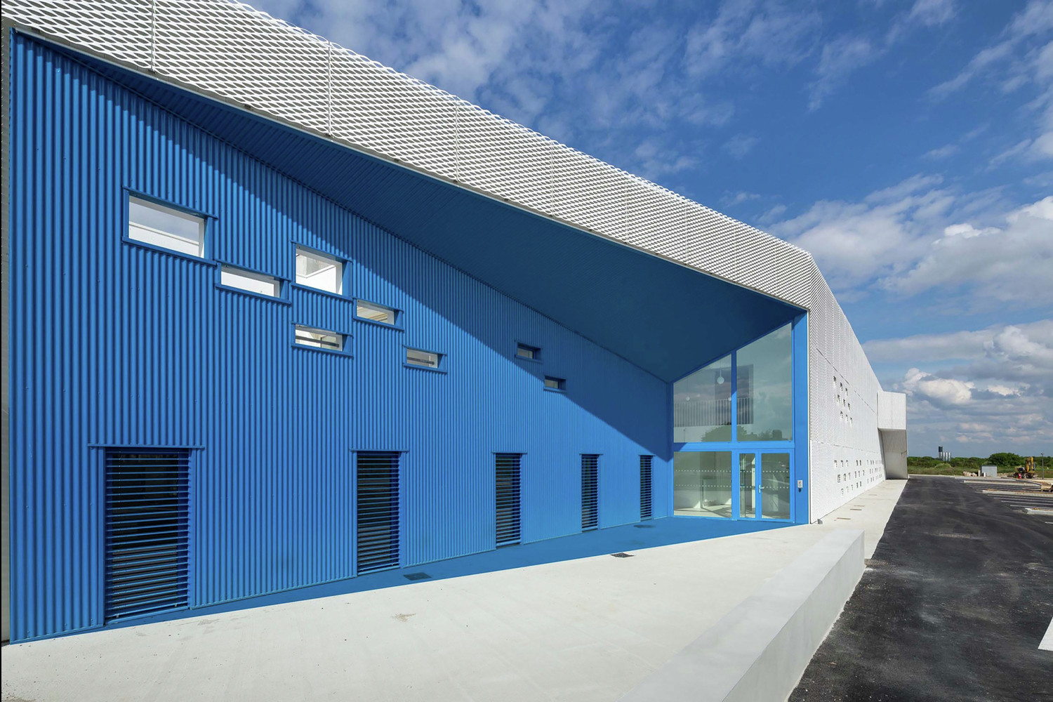 Proyecto Arquitectónico que utiliza el color Pantone 2020 Classic Blue