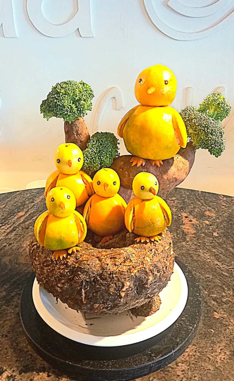 Arreglo frutal nido de aves